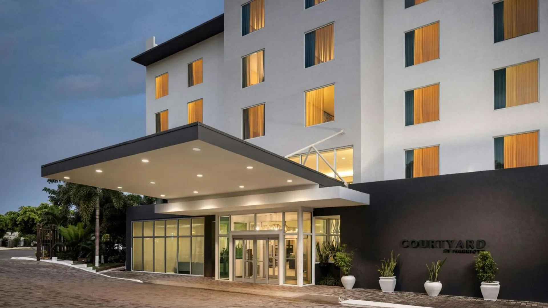 Courtyard By Marriott Kingston, Jamaica Hotel 4*, Kingston