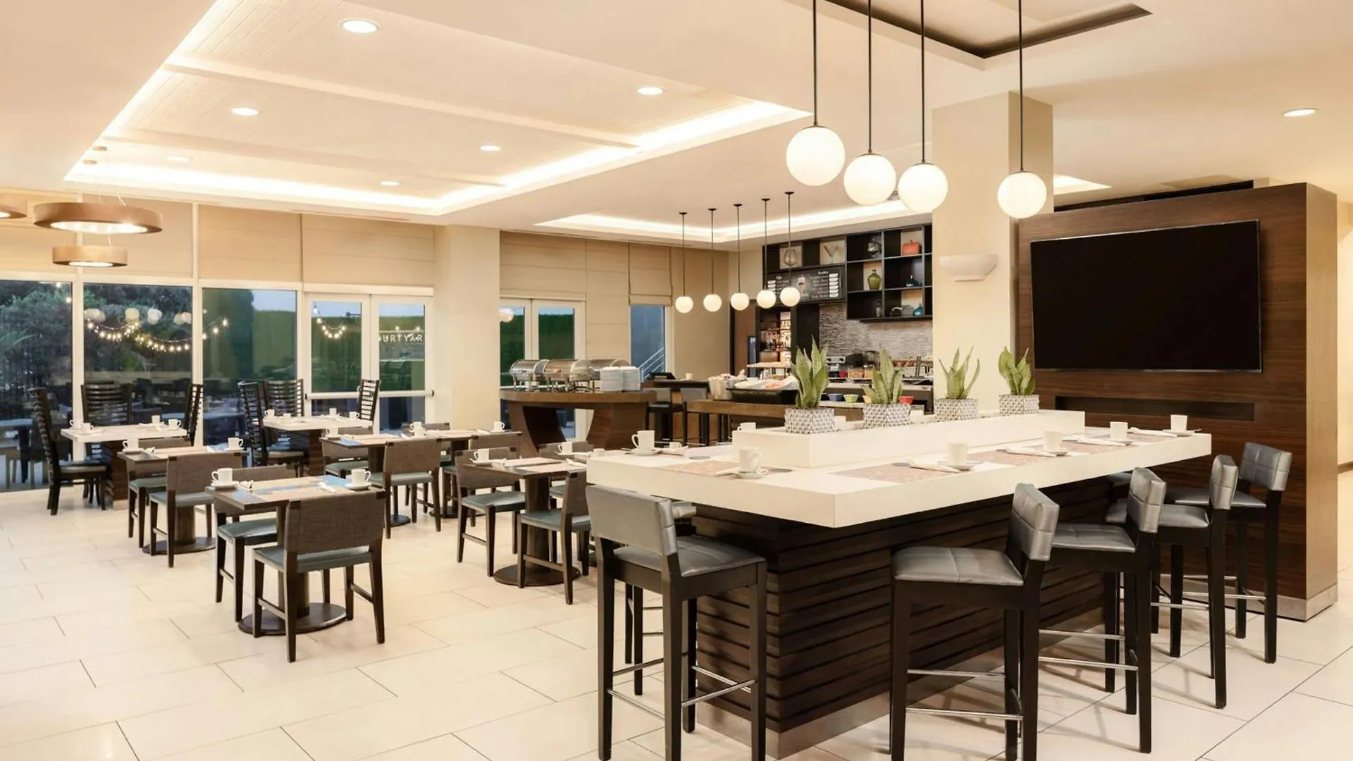 Courtyard By Marriott Kingston, Jamaica Hotel
