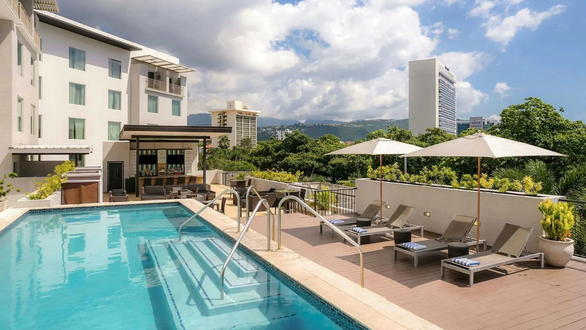 Hotel Courtyard By Marriott Kingston, Jamaica